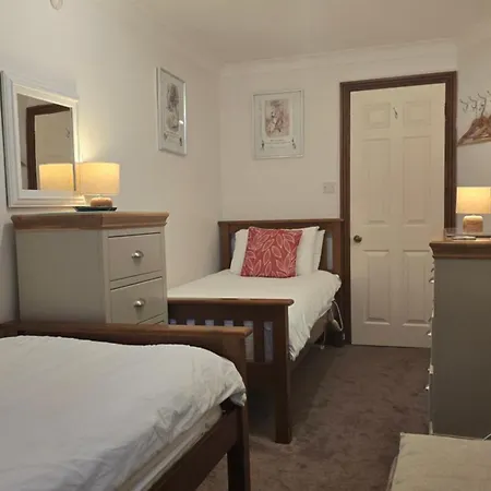 Lyndale Self-catering Sleeps 4 Windermere